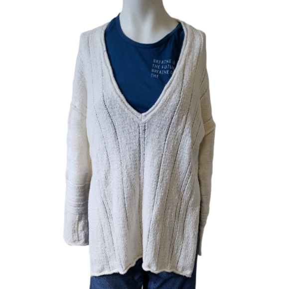 Rag Poets large white knit deep v-neck side slit sweater - Picture 9 of 10